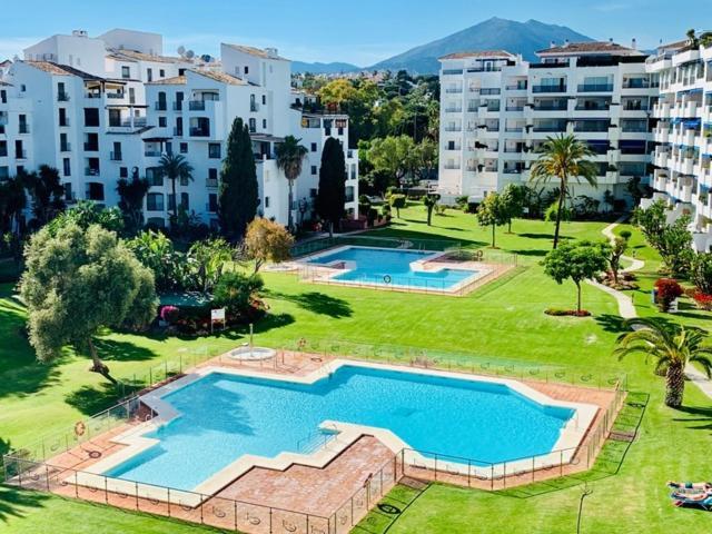 Jardines Del Puerto - Puerto Banus *